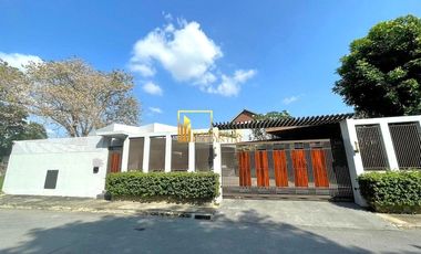 Haus zur Miete und zum Kauf mit 5 Zimmer in Suan Luang, Bangkok