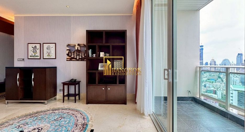 À louer et à vendre 3 chambres condo à Sathon, Bangkok
