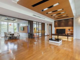 For sale 3 bedrooms condo in Khlong Toei, Bangkok