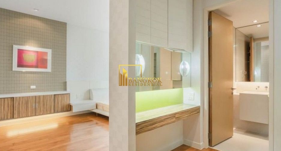 For sale 3 bedrooms condo in Khlong Toei, Bangkok