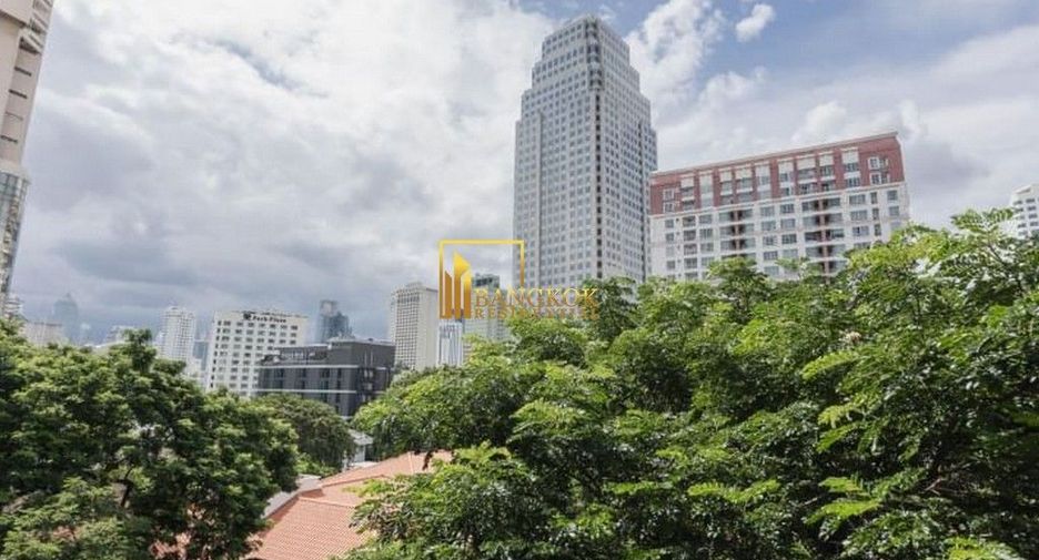 For sale 3 bedrooms condo in Khlong Toei, Bangkok