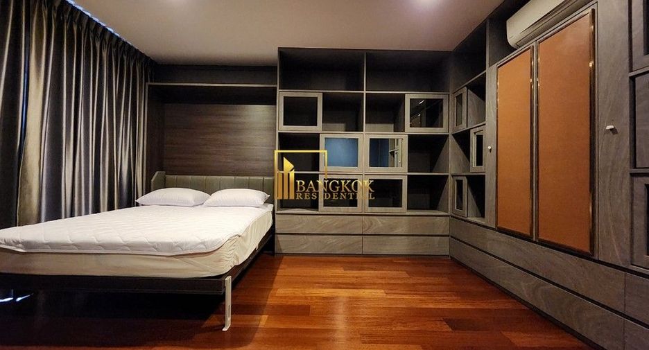 À louer et à vendre 4 chambres maison à Watthana, Bangkok