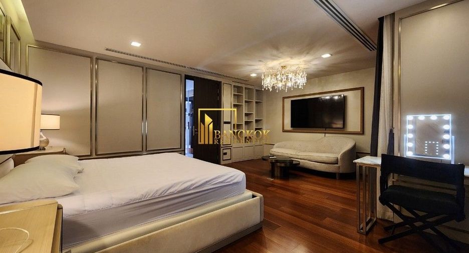À louer et à vendre 4 chambres maison à Watthana, Bangkok