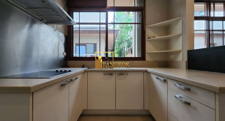 À vendre 4 chambres maison à Watthana, Bangkok