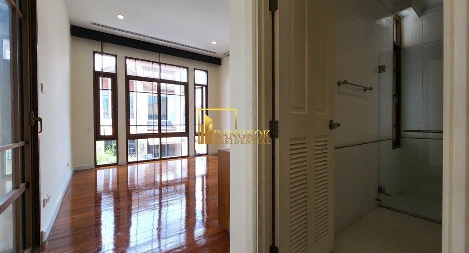 À vendre 4 chambres maison à Watthana, Bangkok