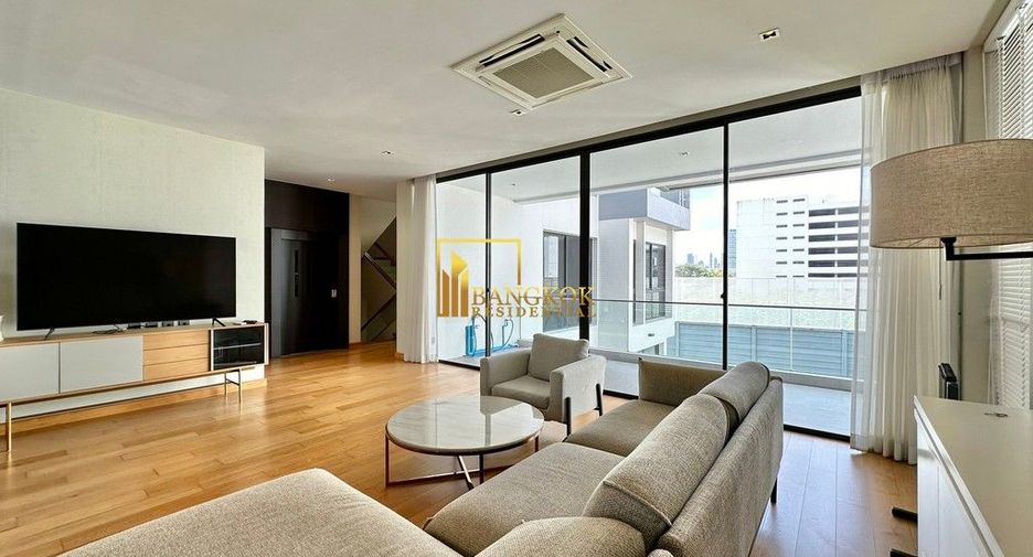 Casa en alquiler y en venta de 5 habitaciones en Huai Khwang, Bangkok