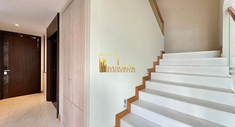 Casa en alquiler y en venta de 5 habitaciones en Huai Khwang, Bangkok