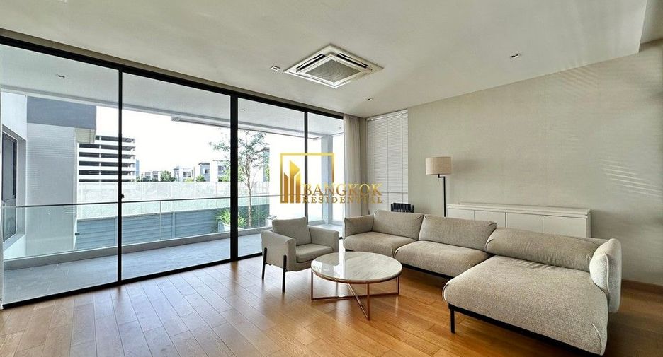 Casa en alquiler y en venta de 5 habitaciones en Huai Khwang, Bangkok