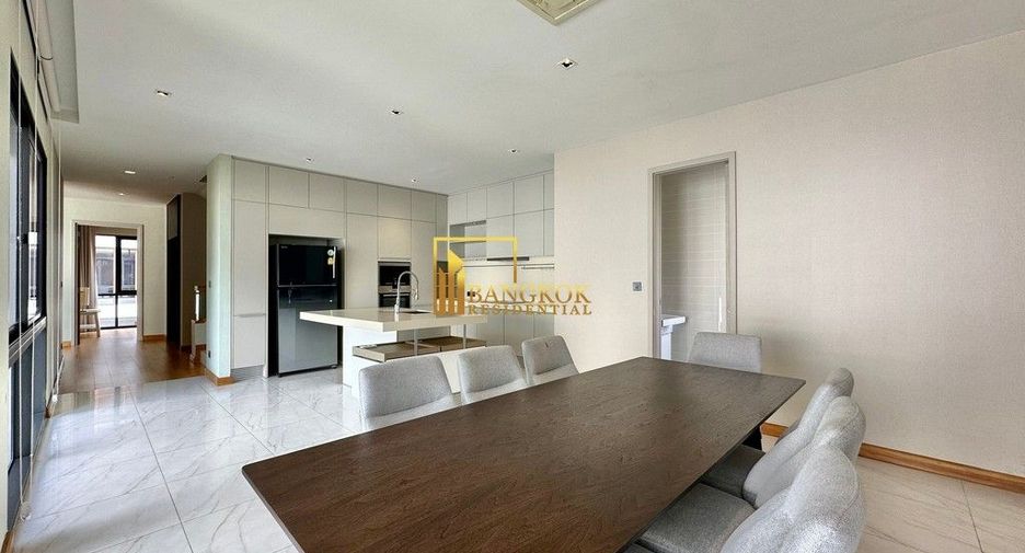Casa en alquiler y en venta de 5 habitaciones en Huai Khwang, Bangkok