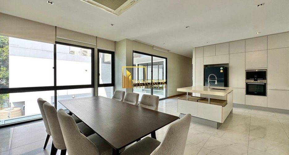 Casa en alquiler y en venta de 5 habitaciones en Huai Khwang, Bangkok