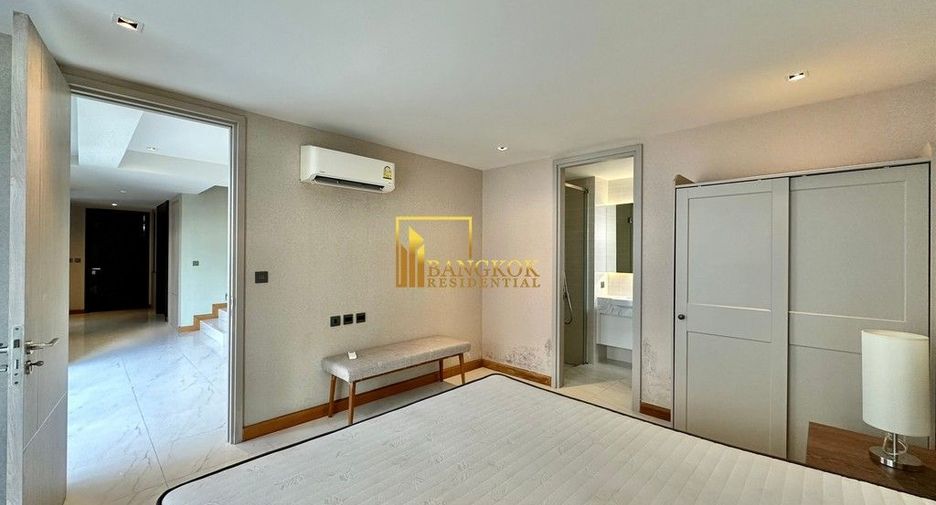 Casa en alquiler y en venta de 5 habitaciones en Huai Khwang, Bangkok