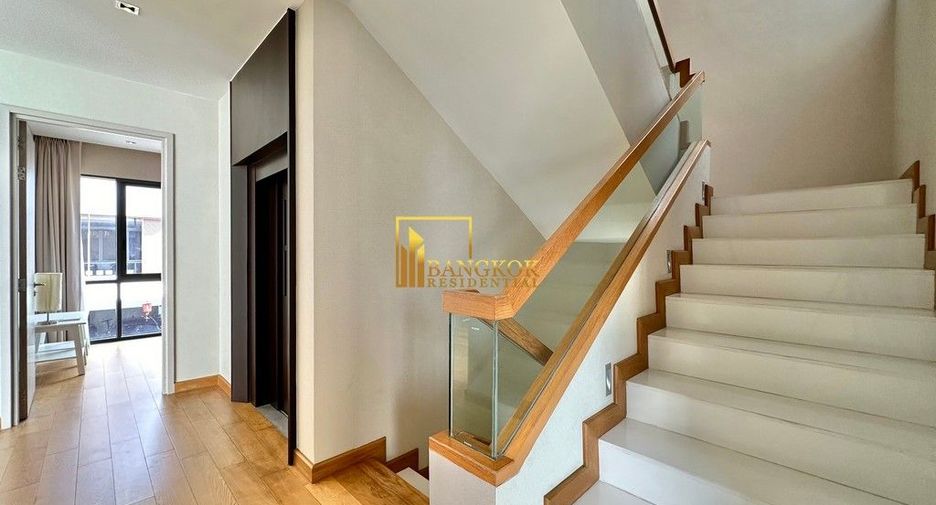 Casa en alquiler y en venta de 5 habitaciones en Huai Khwang, Bangkok