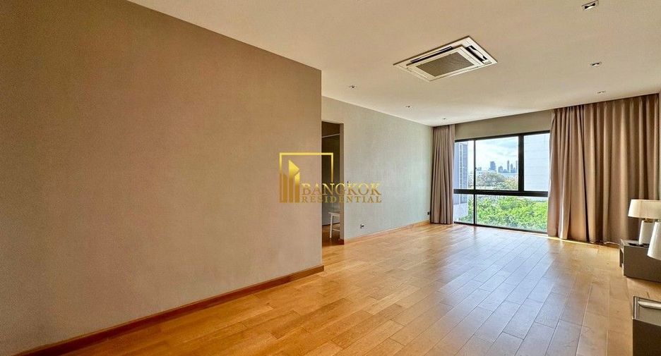 Casa en alquiler y en venta de 5 habitaciones en Huai Khwang, Bangkok