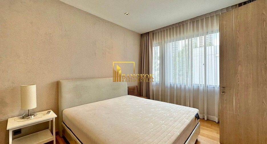 Casa en alquiler y en venta de 5 habitaciones en Huai Khwang, Bangkok
