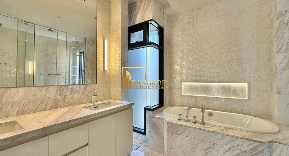 Casa en alquiler y en venta de 5 habitaciones en Huai Khwang, Bangkok