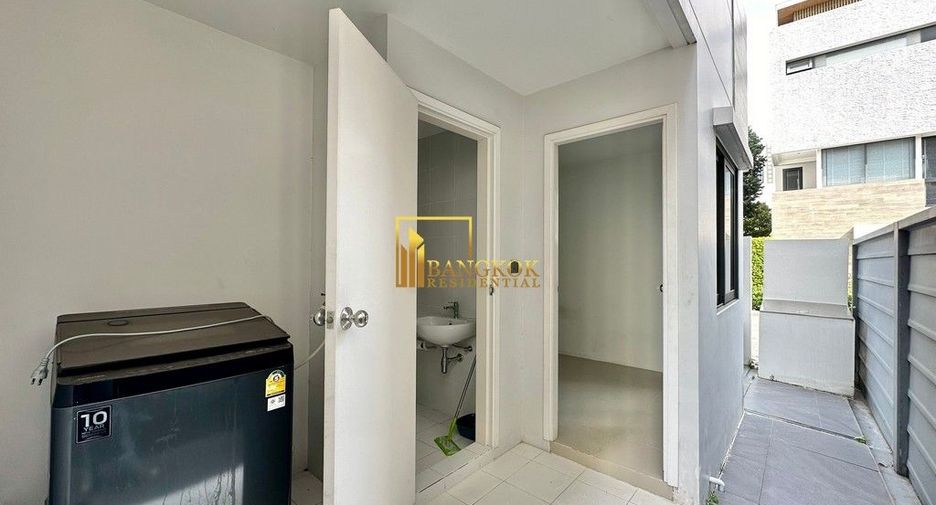 Casa en alquiler y en venta de 5 habitaciones en Huai Khwang, Bangkok