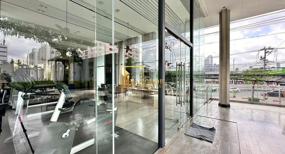 Casa en alquiler y en venta de 5 habitaciones en Huai Khwang, Bangkok