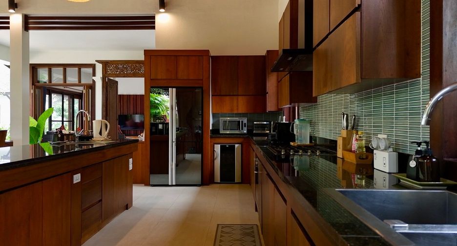 For sale 4 bedrooms villa in Mueang Krabi, Krabi