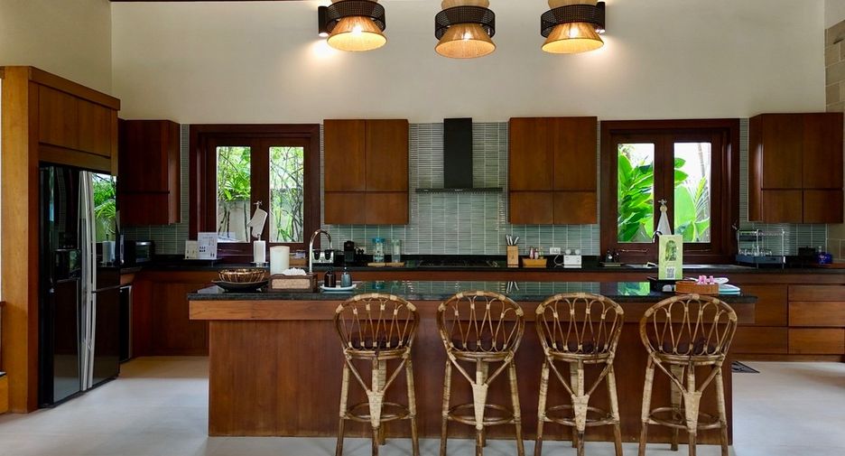 For sale 4 bedrooms villa in Mueang Krabi, Krabi