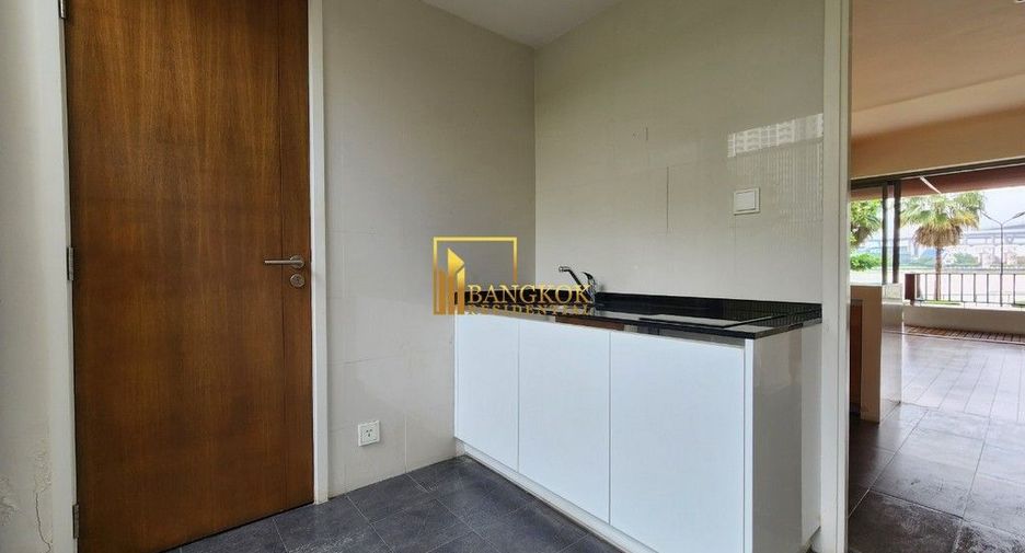 For rent and for sale 4 bedrooms condo in Yan Nawa, Bangkok