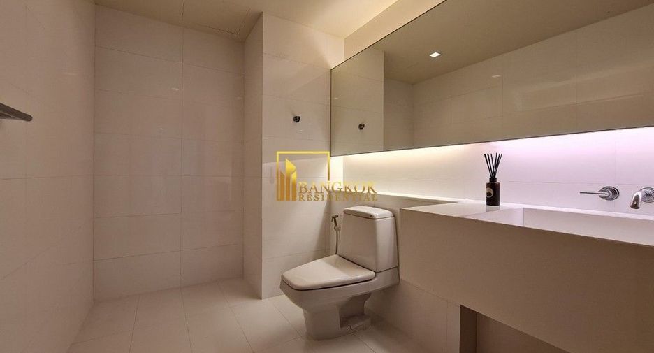 Продажа 4 спальни кондо в Кхлонг Тоеи, Бангкок