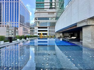 À louer et à vendre 3 chambres condo à Khlong Toei, Bangkok