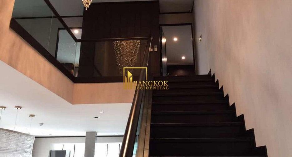 À louer et à vendre 3 chambres condo à Khlong Toei, Bangkok