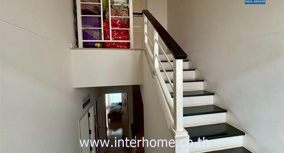 For sale 3 ベッドルーム townhouse in Saphan Sung, Bangkok