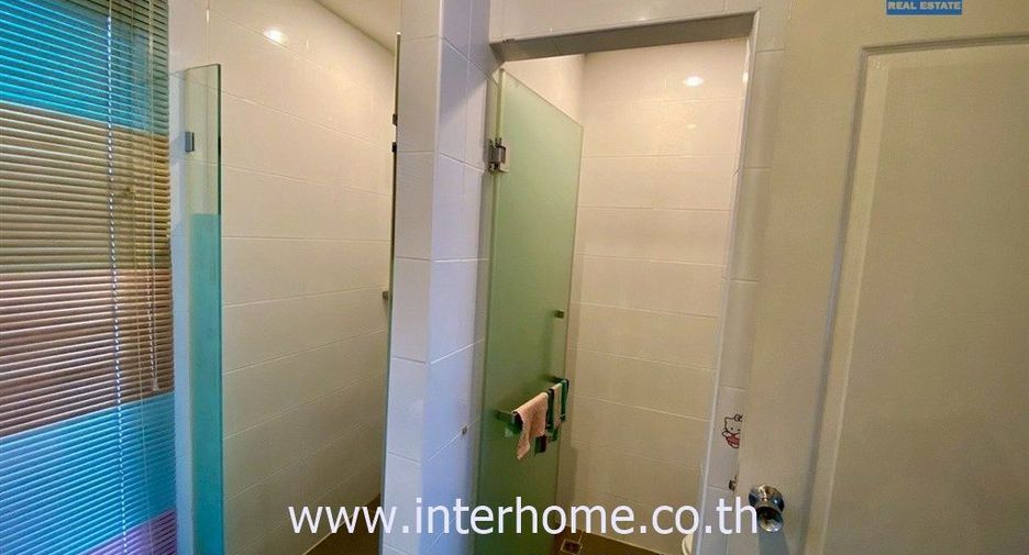 For sale 3 ベッドルーム townhouse in Saphan Sung, Bangkok