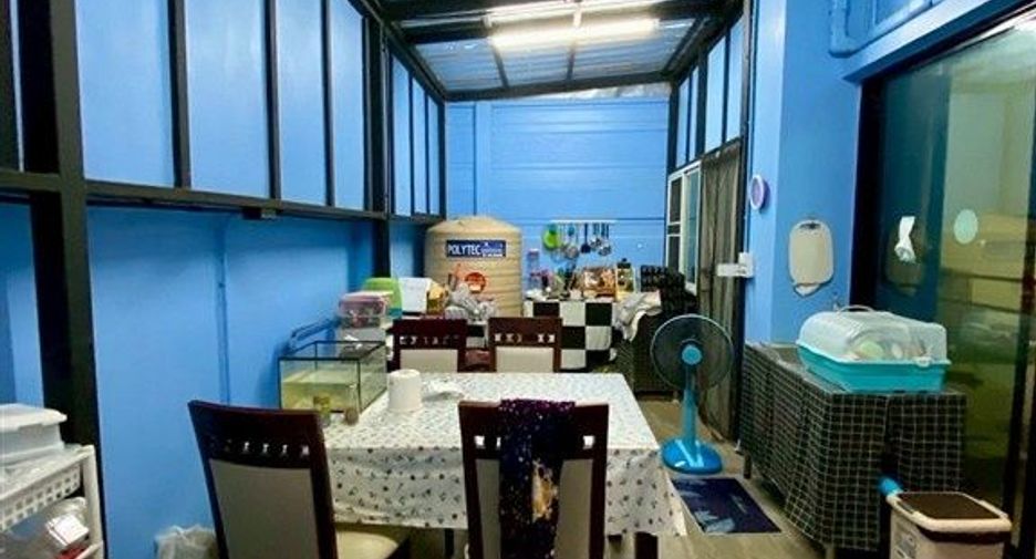 For sale 3 ベッドルーム townhouse in Saphan Sung, Bangkok