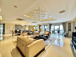 For sale 4 bedrooms condo in Sathon, Bangkok