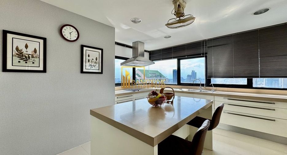 For sale 4 bedrooms condo in Sathon, Bangkok