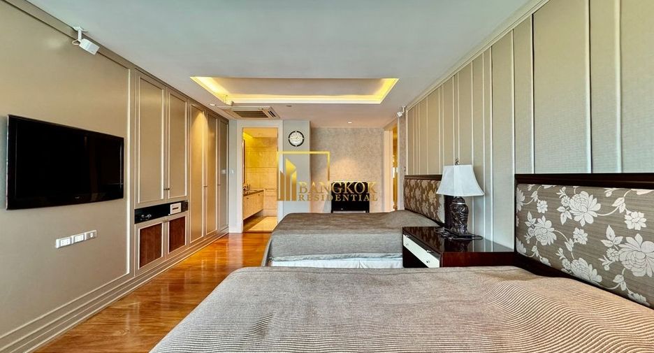 For sale 4 bedrooms condo in Sathon, Bangkok
