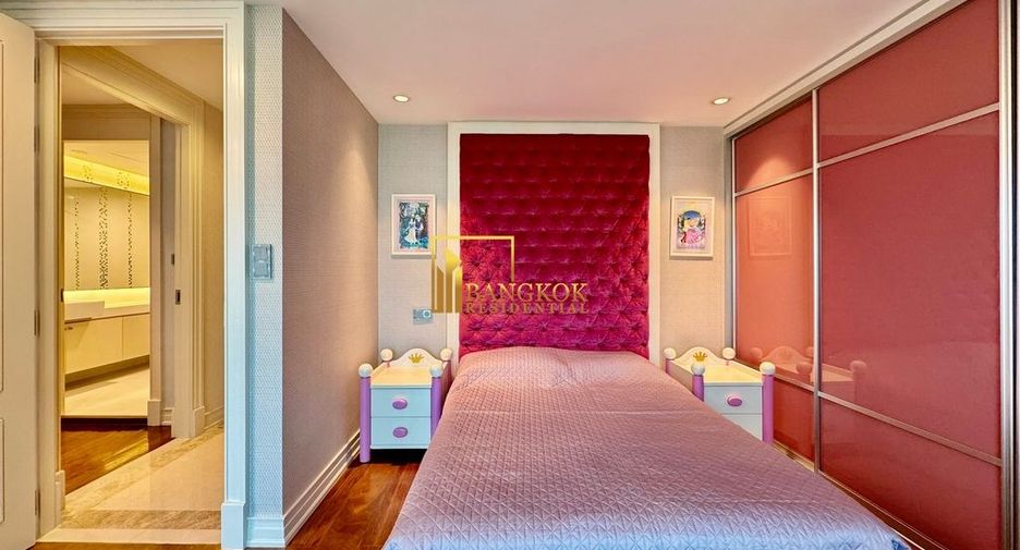 For sale 4 bedrooms condo in Sathon, Bangkok