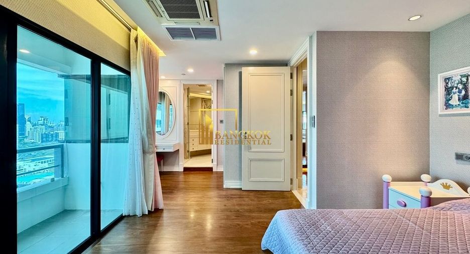 For sale 4 bedrooms condo in Sathon, Bangkok