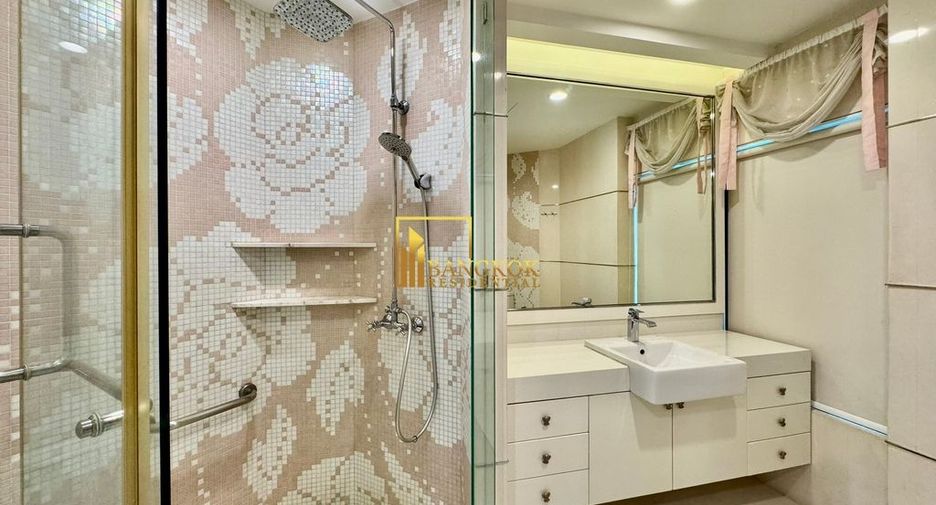 For sale 4 bedrooms condo in Sathon, Bangkok