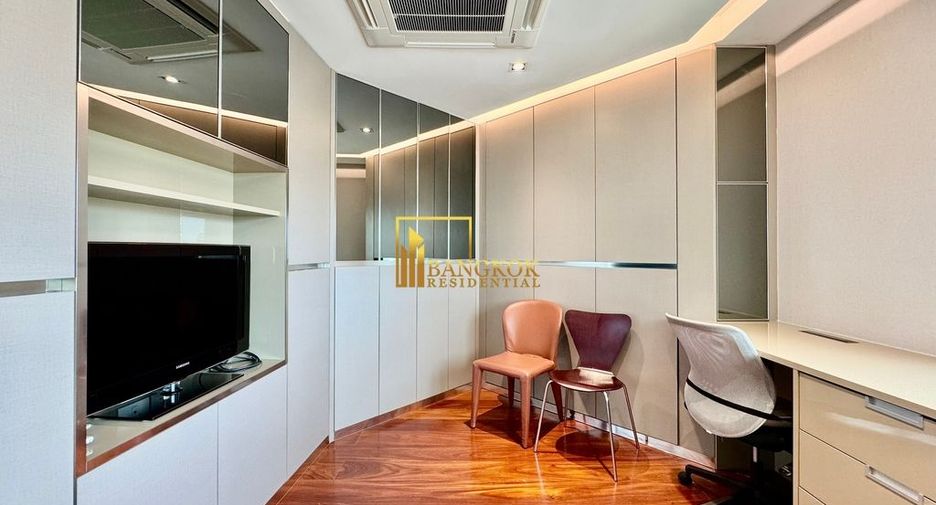 For sale 4 bedrooms condo in Sathon, Bangkok
