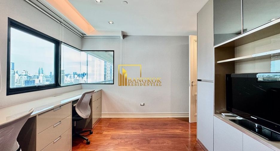 For sale 4 bedrooms condo in Sathon, Bangkok