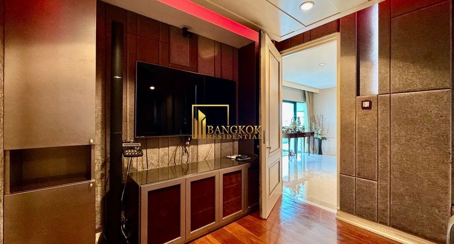 For sale 4 bedrooms condo in Sathon, Bangkok