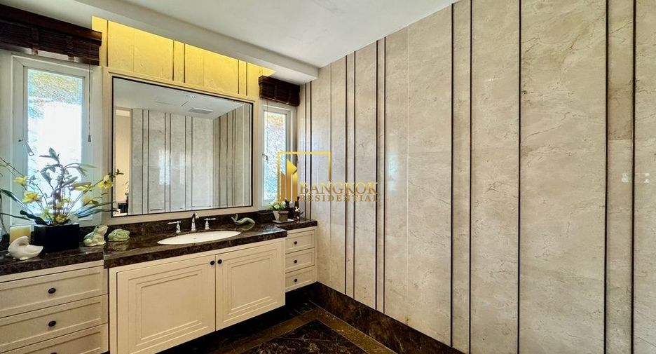 For sale 4 bedrooms condo in Sathon, Bangkok