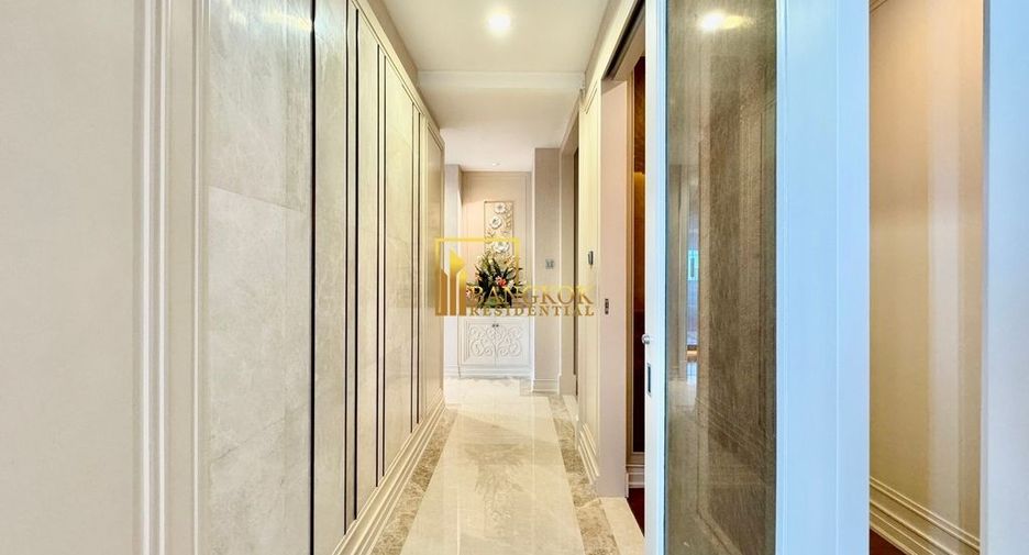 For sale 4 bedrooms condo in Sathon, Bangkok