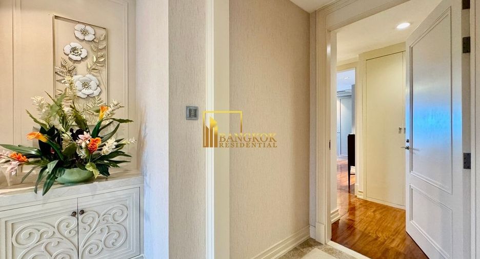 For sale 4 bedrooms condo in Sathon, Bangkok