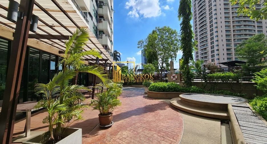 For sale 4 bedrooms condo in Sathon, Bangkok