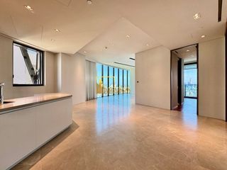 For sale 2 bedrooms condo in Khlong San, Bangkok
