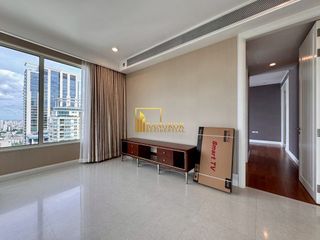 Condo en alquiler y en venta de 3 habitaciones en Pathum Wan, Bangkok