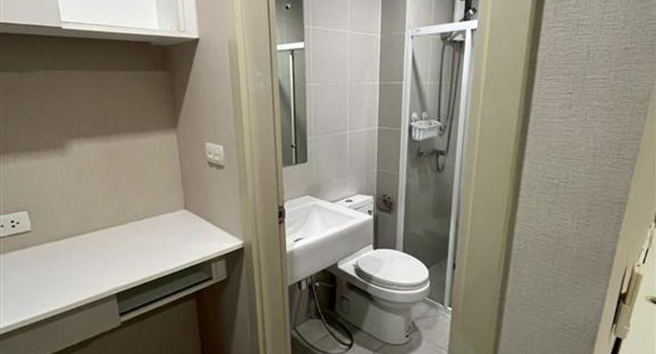 For sale 1 bed condo in Mueang Samut Prakan, Samut Prakan