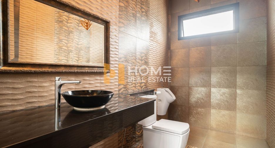 For sale 5 bedrooms house in Suan Luang, Bangkok