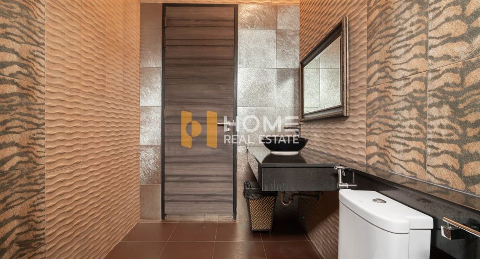 For sale 5 bedrooms house in Suan Luang, Bangkok