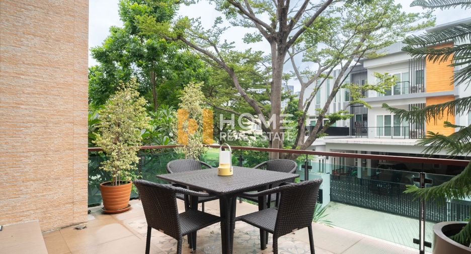 For sale 5 bedrooms house in Suan Luang, Bangkok