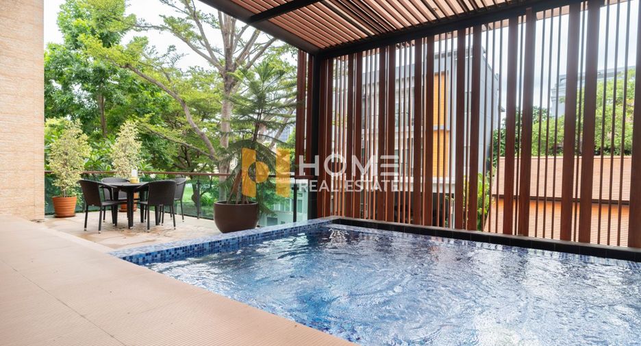 For sale 5 bedrooms house in Suan Luang, Bangkok